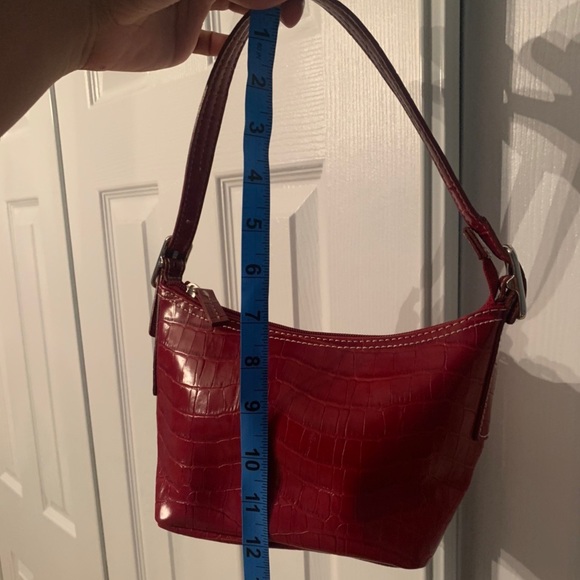 Red Liz Claiborne mini purse - Picture 2 of 4